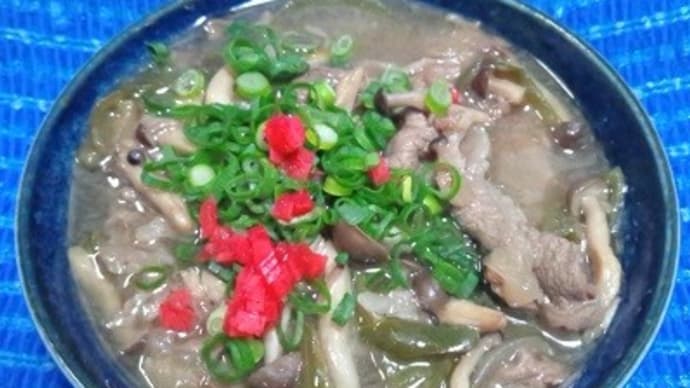 【03/18晩御飯】黒毛ピーマンシメジスープ煮、残りがあるのを忘れたんだね:P