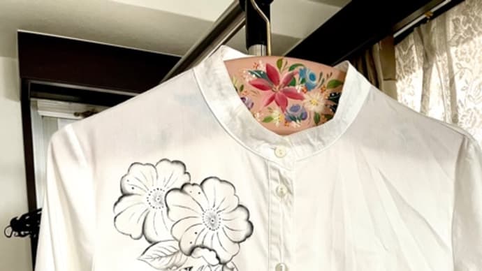辻が花染めをブラウスに染めた。