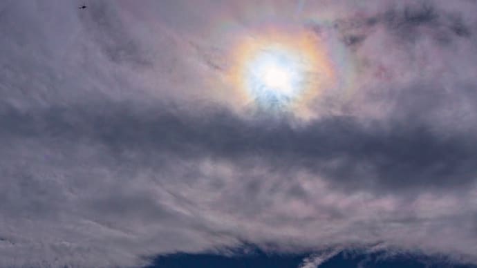 太陽を囲む虹色の環、光環(コロナ)、2020年10月