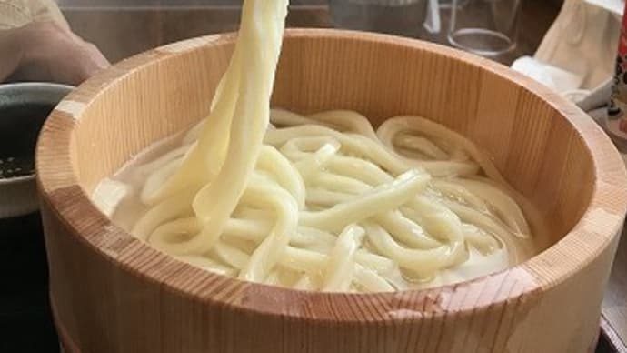 桶に入った釜揚げうどん~~~手打ちうどん飩兵衛@高松