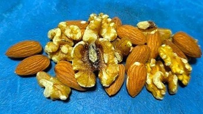 出社して作造さんのお世話になり菓子食ってチキンな夕餉少し芋