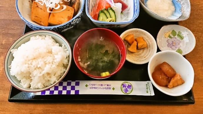 食堂はなびで銀ダラ煮付定食（2021年12月28日）