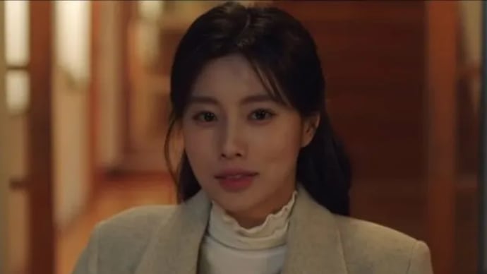 Watch Hyewon (formerly IZONE)'s "Winter Poem" MV