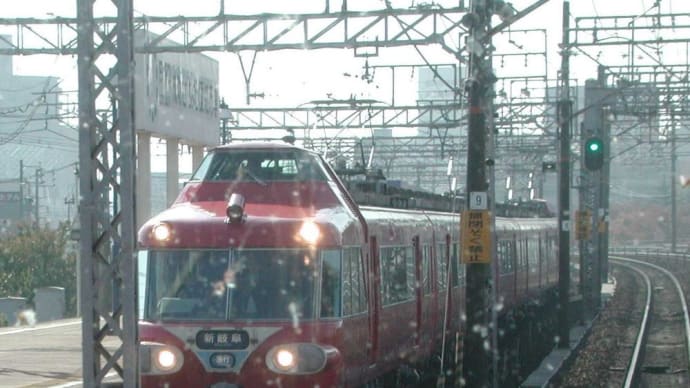 名鉄パノラマカー 【場所不明:多分、名古屋駅から笠寺駅の間】2001.10.31