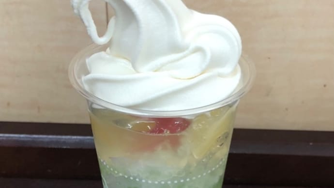 ハロハロパチパチクリームソーダ