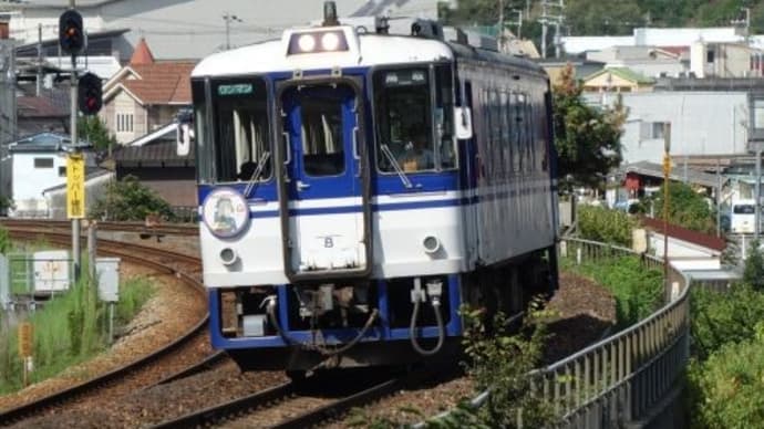 関西の列車（智頭急行HOT3500普通列車）