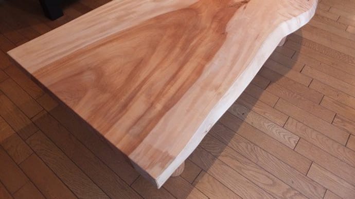 【新作入荷】あれこれ一枚板テーブルをご紹介させて頂きます。一枚板と木の家具の専門店エムズファニチャーです。
