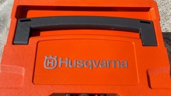 Husqvarna　ツールボックス　マジカッコいい！　キャンプ道具の収納箱にも！！