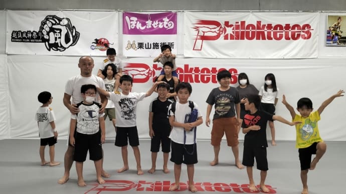 座って人の話が聞けること……(火)キッズ格闘技クラス