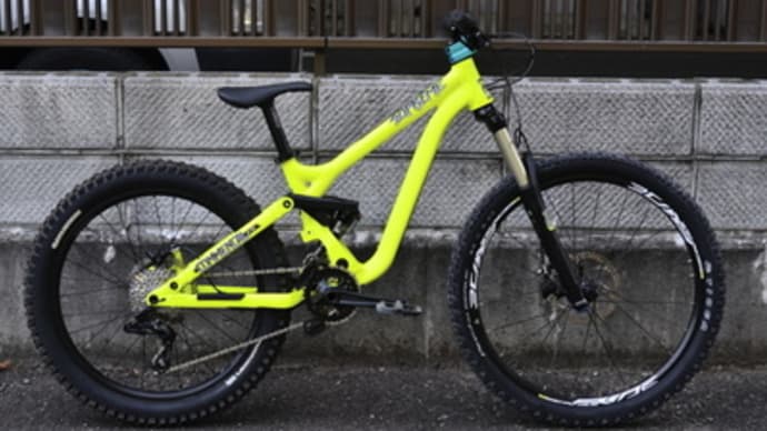 Commencal ジュニア用DHバイク色々やってみてます。