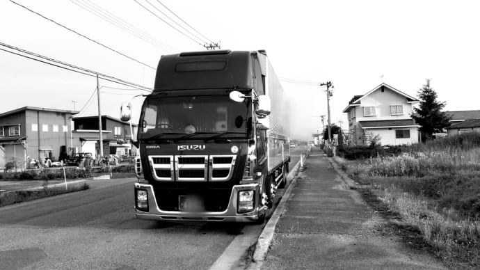 長距離トラックのパーキングでの難題