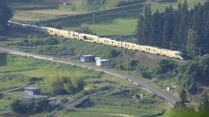 金の電車姨捨に来た夏の朝