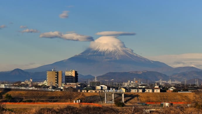 18/Jan 朝夕の富士山🗻と笠雲とウグイスとキクイタダキとオナガ