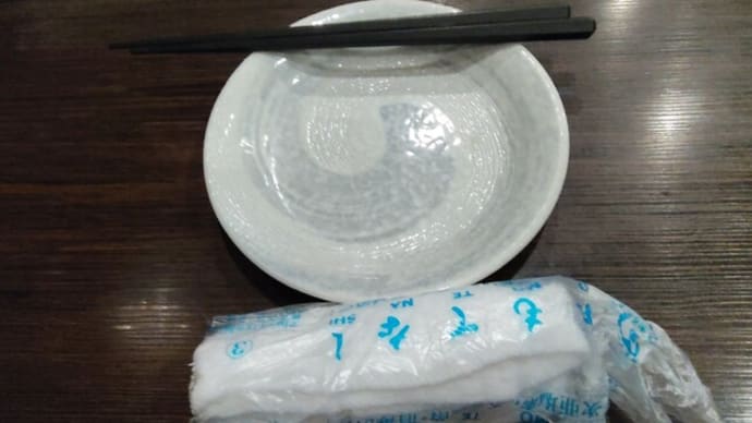 |M3297|西巣鴨交差点近く『でんぐり』に初めてお邪魔。生ビ&エイひれ&シーザーサラダで開始して、串焼き6本セットを楽しみ、締めの鳥南蛮せいろそばと明太とろろご飯まで全部うまっ!