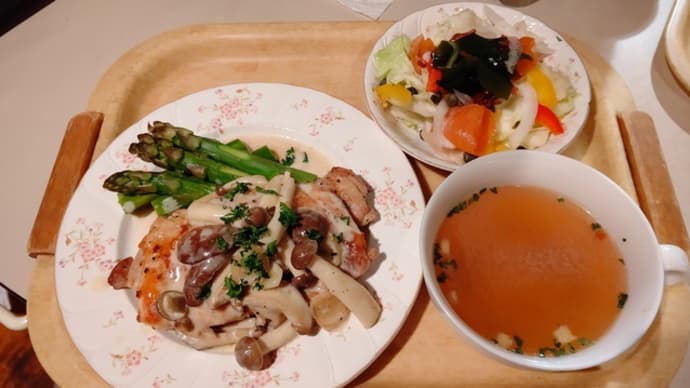 チキンソテー  きのこクリームソース