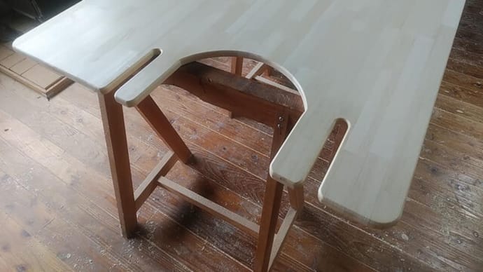 ベビーチェアに合わせたテーブル天板?