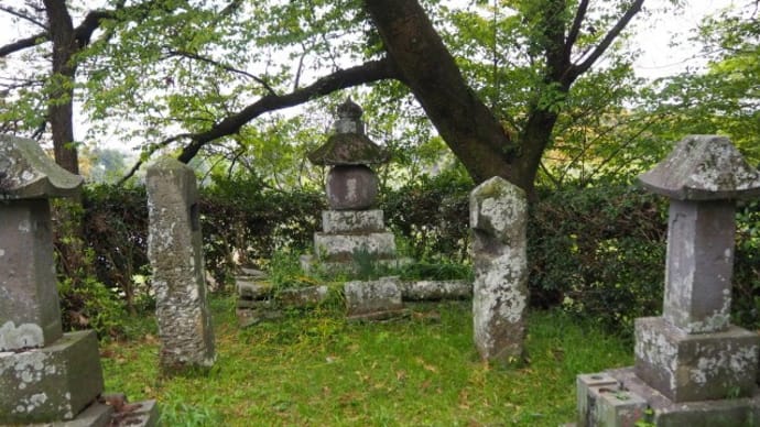 正院の五輪塔・正院厳島神社