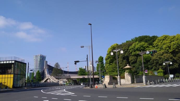 原宿駅から表参道を歩く