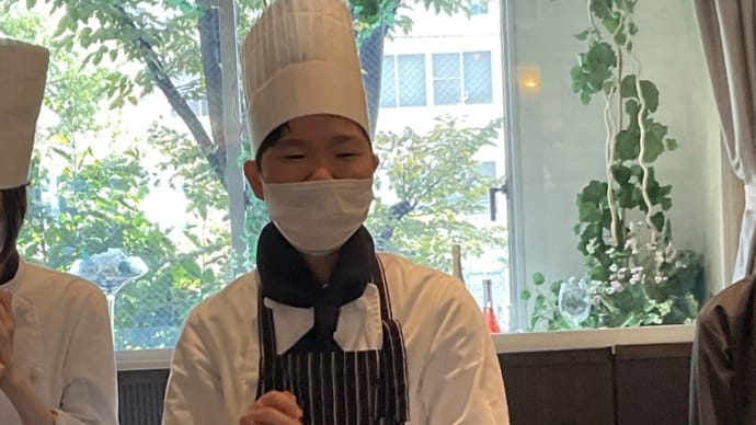 【感謝の朝礼では、みんなが笑顔になります!】