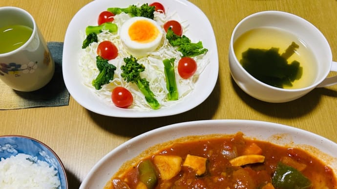 今夜の献立→「煮込みハンバーグ」・・・食べ過ぎて食後のデザート🍰が😆
