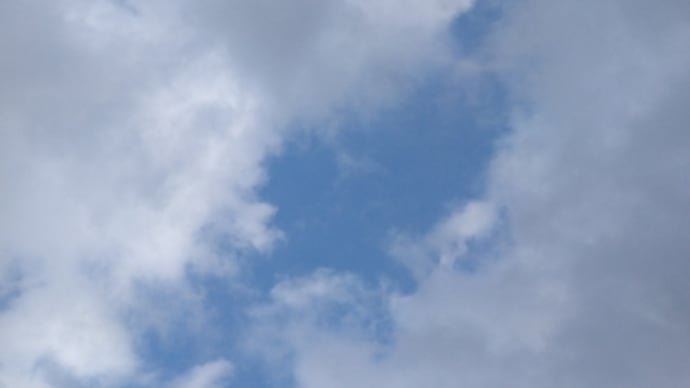 朝からどんよりどんよりの空を見ると〜