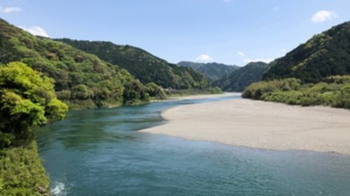 仕事で「仁淀川を駆け巡る」。
