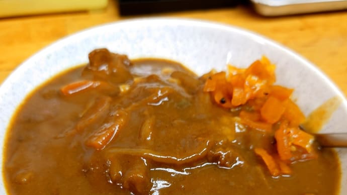 立ちそば藤で立ち呑み千ベロの締めに鉄板のミニカレー