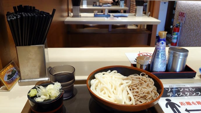 壁際の外食 (+10)