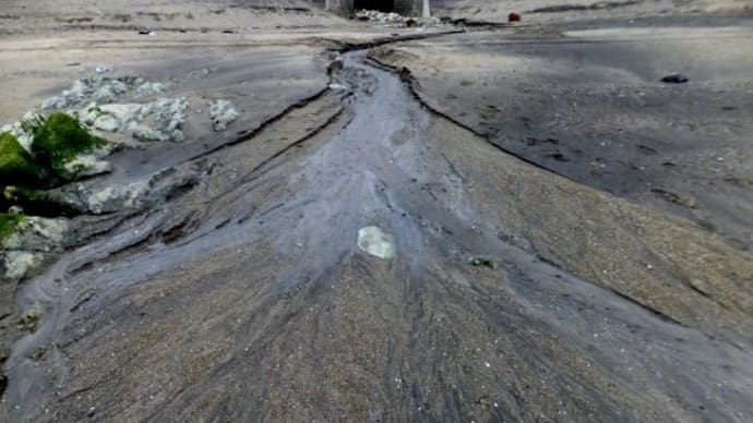 ミニチュアな扇状地と河岸段丘