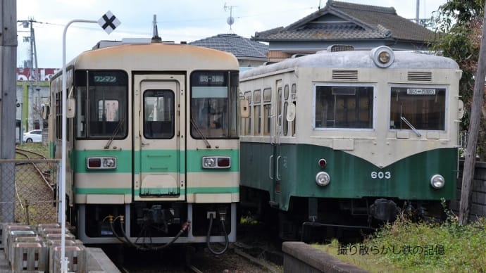 紀州鉄道 紀伊御坊(2016.12.30) 現役車と引退車の並び