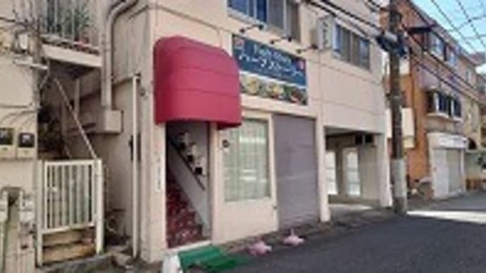 3連休のスタートで昼めしは位相が悪くバタついたが着地しマンガまつりで晩は冷凍してたソーセージ