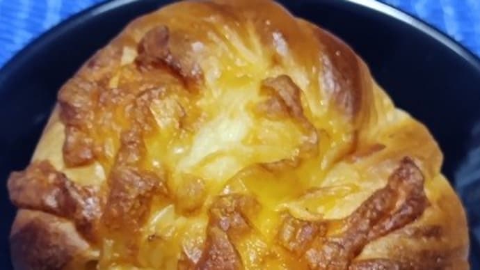 【02/06昼食】カマンベールチーズツイスト、チーズ感が溢れているんだね:D
