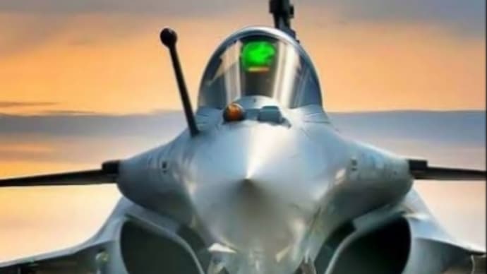 来週に、フランス空軍のラファール戦闘機が航空自衛隊との訓練で、初来日する見たい