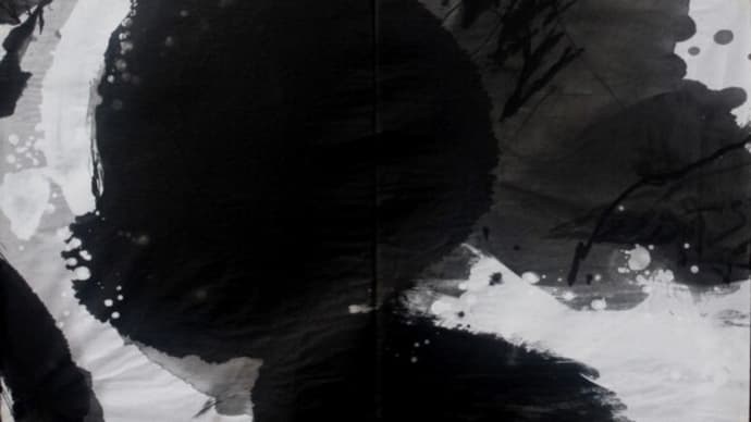 「黒の絵具」が美しい―薪ストーブの煙突を掃除して煤を集め、絵具を作ったこと―／森で過ごすカワトモ君の一日② 【森へ行く道＜107＞】