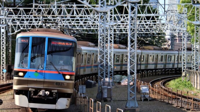 東急多摩川駅の急カーブで