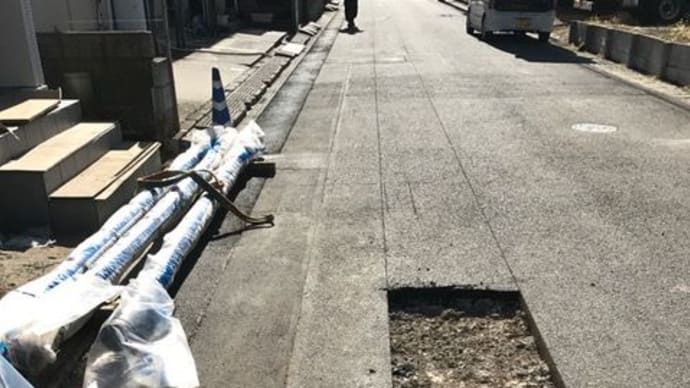 道路に新しい水道管を埋設してます・・・千葉県水道局