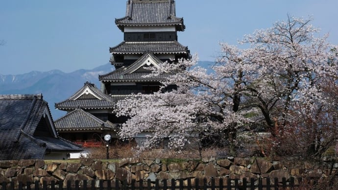 松本城の裏側の風景
