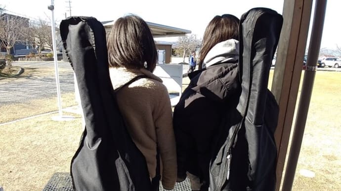 ♪ 今日の「なごみ」(地域の高齢者施設)のお客さまは、 可愛い小学5年生と幼稚園児!