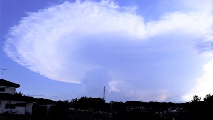 怪しい雲