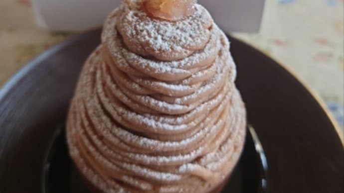 季節外れだけんどパリの香りするモンブランどうでしょう