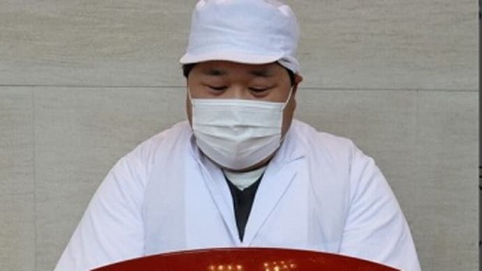 5kgのデカ盛り「日本一大きな琵琶湖の幸 デカ盛り天丼」 ブラックバス駆除に貢献(草津市)
