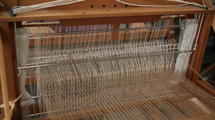 アルパカ糸を織る