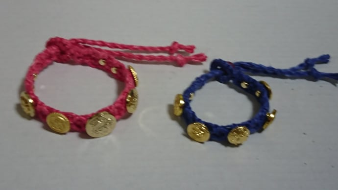 ヘンプブレスレット 金ボタン