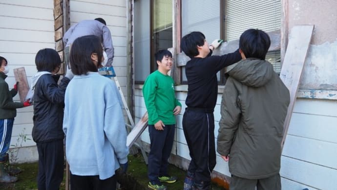羽目板を取り付けました。