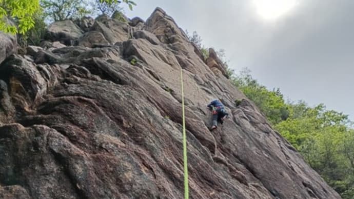 岩登り・ロッククライミングを楽しむ会(六甲山 芦屋の岩場)