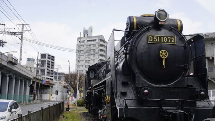  JR神戸駅の近くの元町西広場に保存されている蒸気機関車D51　on　2023-1-16