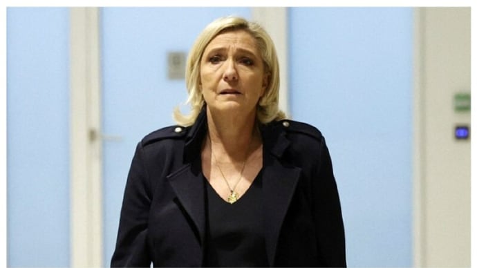 フランスとドイツの政治も、それぞれ混乱しているようだ・・・。