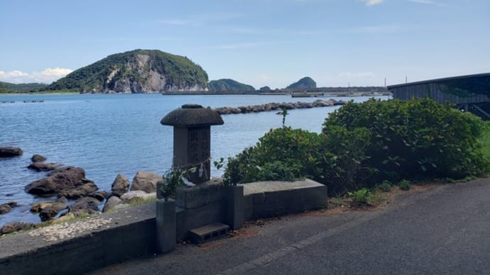 隠岐の舟小屋と謎の神社を見学する