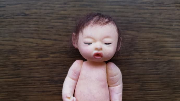 手のひらサイズの樹脂粘土赤ちゃん👶