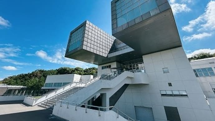 北九州市立美術館